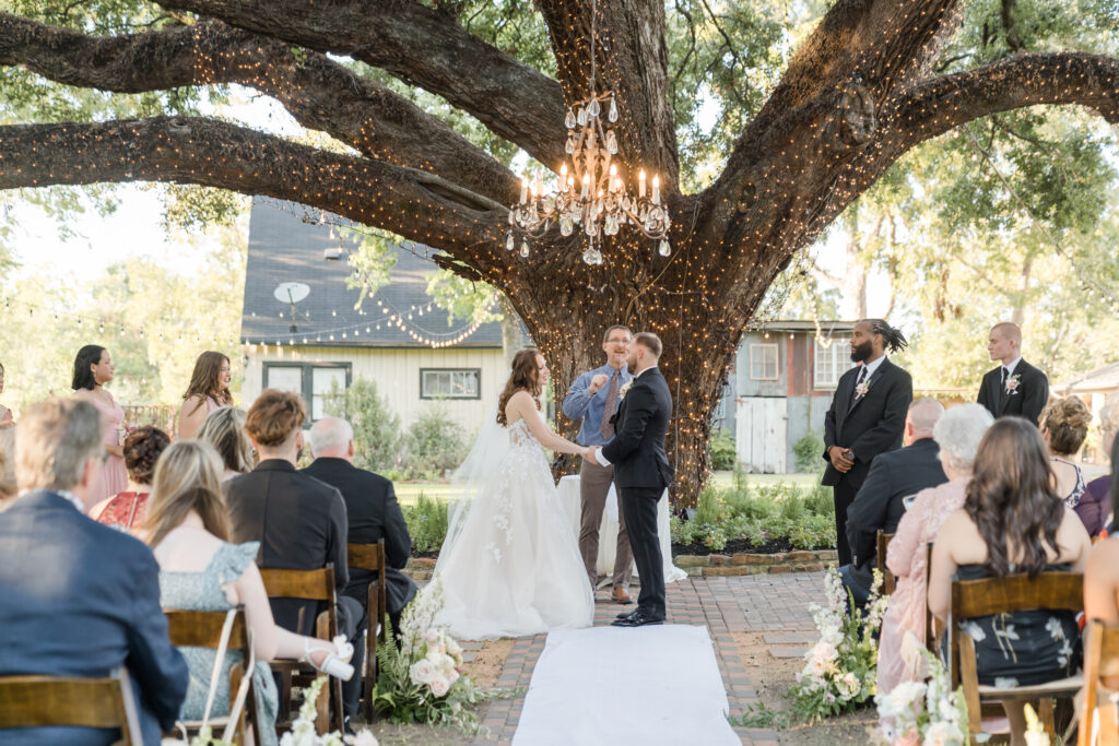 Romantic Spring Texas Wedding Oak Tree Manor Houston Wedding Photographer