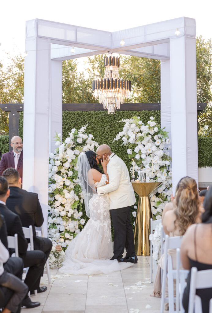 Breathtaking Glamorous Wedding Dolce Events Affordable Phoenix Wedding Photographer 